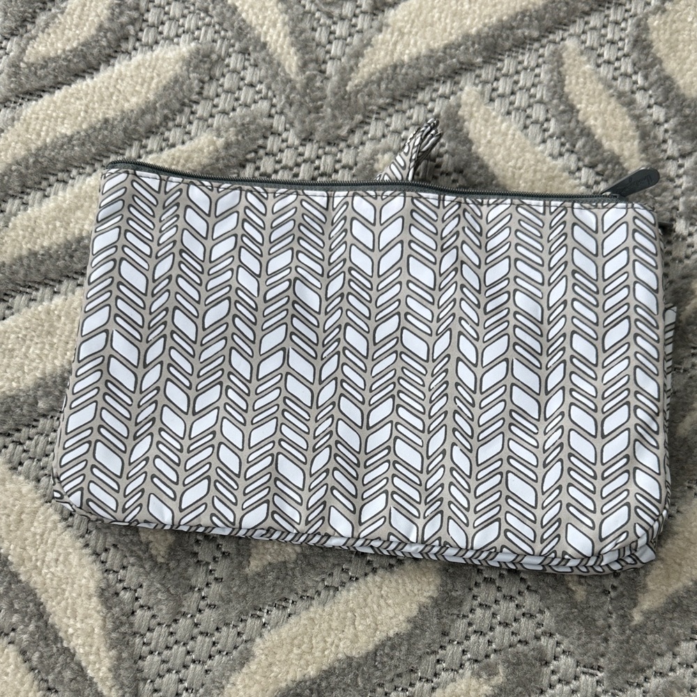Thirty-One Black and White Leaf Pattern Cosmetic Bag